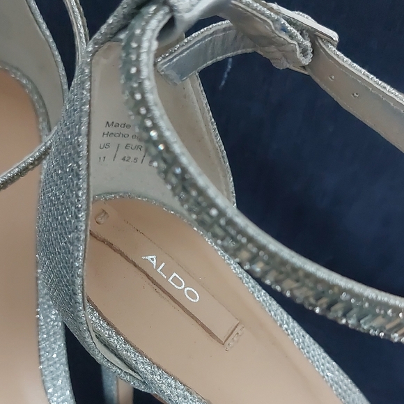 Aldo Shimmering Silver Heels, Size 11.5 - Picture 2 of 16